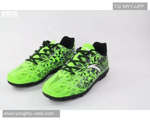 专业足球鞋专卖店为您提供多款高性能足球鞋助力您的球场表现